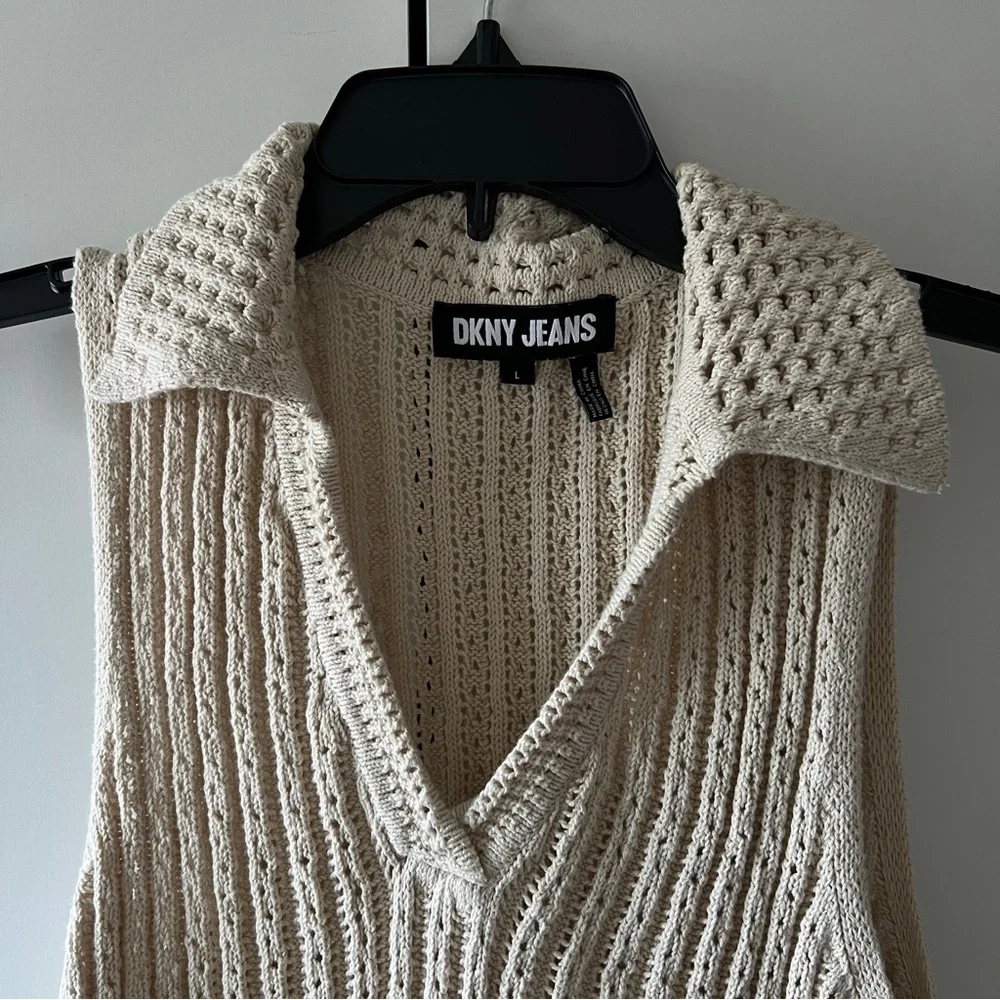 DKNY Beige V-Neck Sleeveless Sweater - Picture 2 of 7